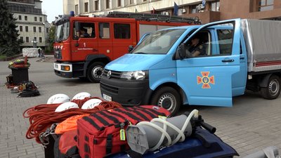 Допомога з Канади: Франківщина отримала професійне обладнання для рятувальників та 10 тис. доларів для медзакладу