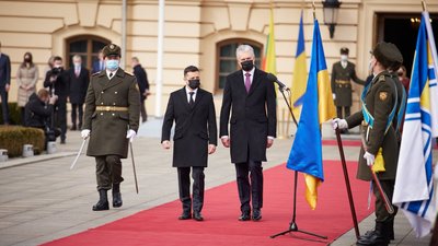 Питання енергобезпеки. Україна й Литва підписали угоду про приєднання до центру НАТО