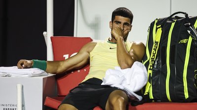 Карлос Алькарас зазнав ушкодження в першому раунді турніру ATP в Ріо-де-Жанейро.