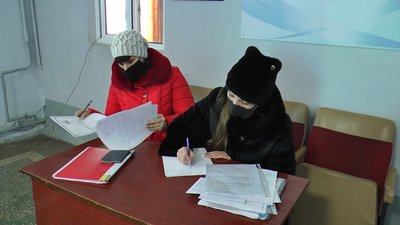 "Це однозначно економія". На Донеччині оформлюють статус дітям, що постраждали від війни "Це однозначно економія". На Донеччині оформлюють статус дітям, що постраждали від війни
