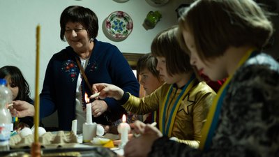 У музеї просто неба в Чернівцях проводять майстер-клас з писанкарства У музеї просто неба в Чернівцях проводять майстер-клас з писанкарства