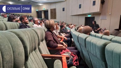 У Сумському театрі відбулась вистава "Убити чи любити" в рамках фестивалю "Чехов-фест" У Сумському театрі відбулась вистава "Убити чи любити" в рамках фестивалю "Чехов-фест"