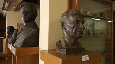 У Чернігові експонується виставка до сторіччя скульптора Флоріана Коцюбинського