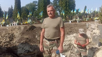 Директор Меморіально-пошукового центру "Доля" Директор Меморіально-пошукового центру "Доля"