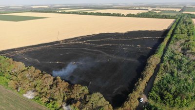 Загоряння на двох полях Харківщини розслідують як підпал