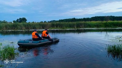 10-річний хлопчик потонув у річці Остер, його 17-річного брата шукають рятувальники