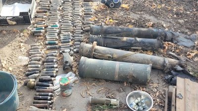 На Херсонщині військовослужбовці РФ для ведення вогню використовували будівлю гуртожитку На Херсонщині військовослужбовці РФ для ведення вогню використовували будівлю гуртожитку