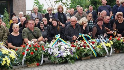У Мукачеві попрощалися з полеглим захисником Романом Матвіївим