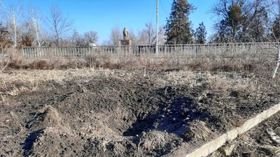 “Обстрілюють кожен день”: як живуть в селі Новоданилівка в чотирьох кілометрах від лінії фронту “Обстрілюють кожен день”: як живуть в селі Новоданилівка в чотирьох кілометрах від лінії фронту