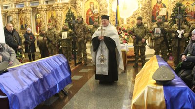 У Полтаві попрощалися із Дмитром Кішинцем та Віталієм Лінським, які загинули на війні
