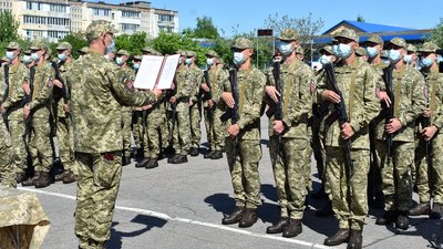 У Житомирі близько 100 десантників склали військову присягу