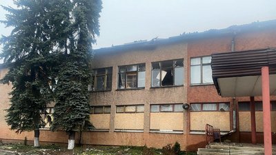 Армія РФ випустила 11 ракет С-300 по Кураховому та Мирнограду Армія РФ випустила 11 ракет С-300 по Кураховому та Мирнограду