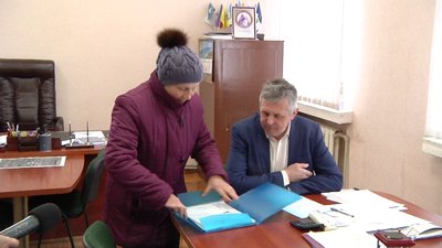Жителька Херсонщини 13 років чекає на приватизацію землі та нерухомості: які причини Жителька Херсонщини 13 років чекає на приватизацію землі та нерухомості: які причини