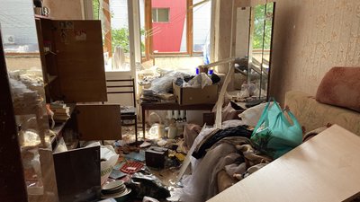 У Харкові відновлюють п'ятиповерхівку, яку пошкодила російська ракета У Харкові відновлюють п'ятиповерхівку, яку пошкодила російська ракета