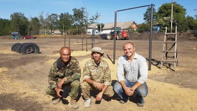 Херсонці облаштували спортивний майданчик у сільській школі на Одещині Херсонці облаштували спортивний майданчик у сільській школі на Одещині