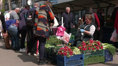 Ціни на продукти на ринку Рівного: що подешевшало Ціни на продукти на ринку Рівного: що подешевшало