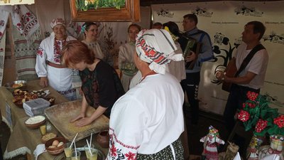 "ЕтноСильні": на фестивалі у Бердичеві збирали кошти для ЗСУ "ЕтноСильні": на фестивалі у Бердичеві збирали кошти для ЗСУ
