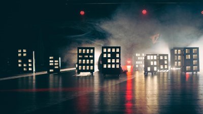 Фото з вистави Danse Macabre