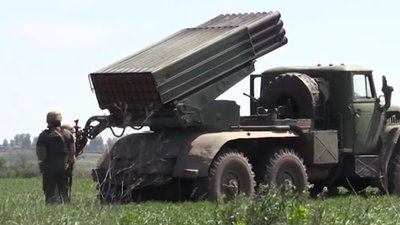 Українські військові показали, як нищать позиції російських окупантів на Луганщині