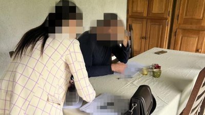 монастир, підозра