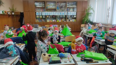Портативні акумулятори та подарунки дітям привезли житомирські волонтери з Німеччини Портативні акумулятори та подарунки дітям привезли житомирські волонтери з Німеччини