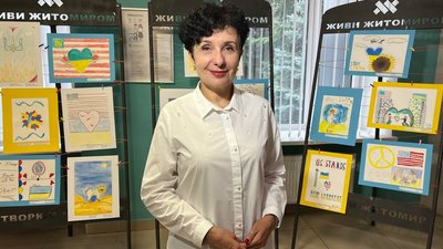 У Житомирі відкрилася виставка малюнків американських дітей "Пліч-о-пліч з Україною" У Житомирі відкрилася виставка малюнків американських дітей "Пліч-о-пліч з Україною"