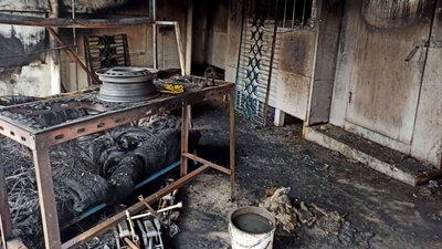 У місті Южноукраїнську вночі підпалили склад з автомобільними шинами