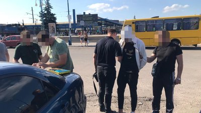 У Львові затримали чоловіка, який імовірно поранив ножем водія таксі