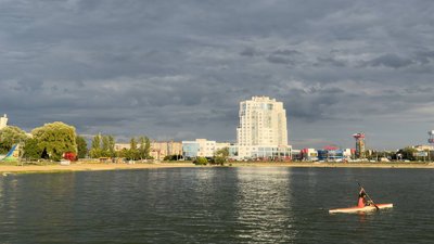 Вид з Південного Бугу на Хмельницький