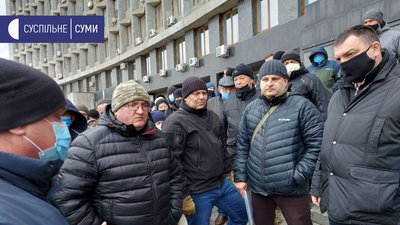 У Сумах ветерани війни мітингували під ОДА У Сумах ветерани війни мітингували під ОДА