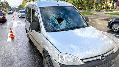 ДТП на зебрі у Рівному, жінка – у лікарні ДТП на зебрі у Рівному, жінка – у лікарні