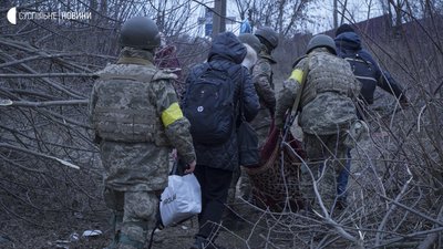 "Люди говорили, що це останній шанс виїхати". Як в Ірпені намагаються покинути місто "Люди говорили, що це останній шанс виїхати". Як в Ірпені намагаються покинути місто