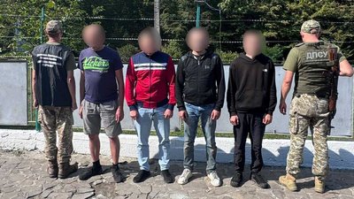 На кордоні з Румунією затримали 4-х чоловіків