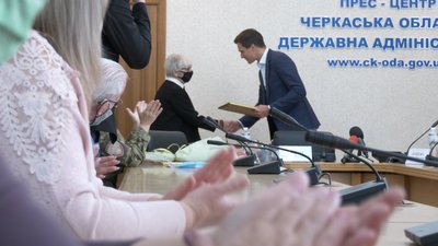 Грамоти та квіти: у Черкасах відзначили волонтерів