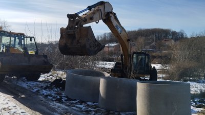 Ремонт каналізаційного колектора у полтавському мікрорайоні Яр Ремонт каналізаційного колектора у полтавському мікрорайоні Яр