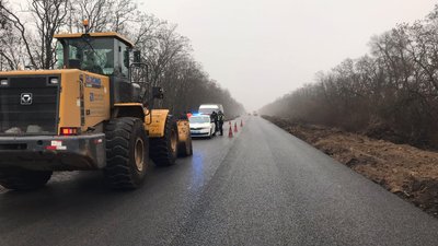 Водій порушив вимоги дорожніх знаків. На Кіровоградщині перевернулася вантажівка Водій порушив вимоги дорожніх знаків. На Кіровоградщині перевернулася вантажівка