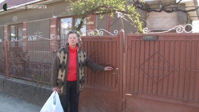 Пакунки з продуктами роздали одиноким в Ужгороді