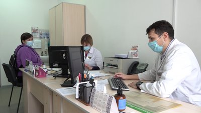 У черкаській лікарні від роботи відсторонили дев'ятьох нещеплених медиків У черкаській лікарні від роботи відсторонили дев'ятьох нещеплених медиків