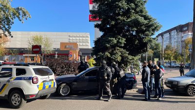 Підозрюваним у розповсюдженні наркотиків у Черкасах обрали запобіжний захід
