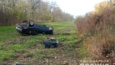 Аварія на Полтавщині: водій загинув, пасажирка травмована Аварія на Полтавщині: водій загинув, пасажирка травмована
