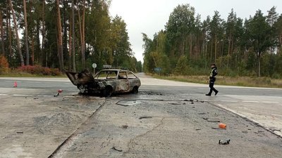 На Житомирщині внаслідок ДТП загорівся автомобіль На Житомирщині внаслідок ДТП загорівся автомобіль