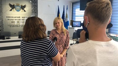 Зі сварками та образами. В Івано-Франківську стартувала виборча кампанія Зі сварками та образами. В Івано-Франківську стартувала виборча кампанія