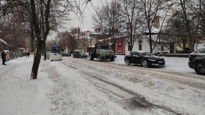 «Все місто стало»: Полтаву від снігу розчищали 42 машини «Все місто стало»: Полтаву від снігу розчищали 42 машини