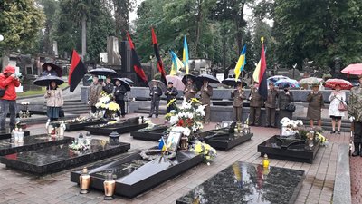 У Львові вшанували пам'ять загиблих захисників України У Львові вшанували пам'ять загиблих захисників України