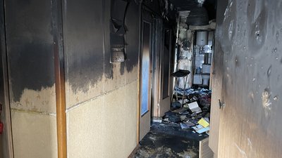 "Чули три вибухи, аж будинок затрясся. Після обстрілів загорілась квартира". Херсонці про ранкову атаку армії РФ