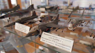 300 саморобних літаків у мініатюрі. Експозицію відкрили у музеї Повітряних сил Збройних сил України 300 саморобних літаків у мініатюрі. Експозицію відкрили у музеї Повітряних сил Збройних сил України