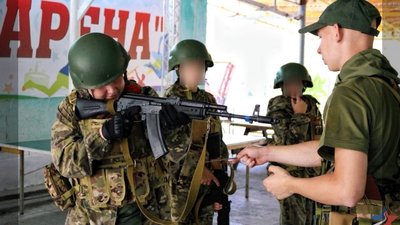 Окупанти у Сімферополі влаштували змагання зі стрільби серед школярів
