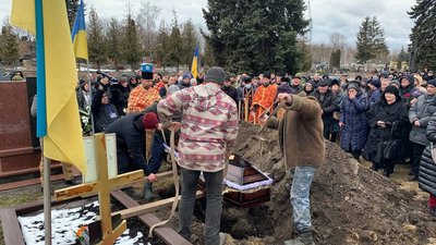 У Тернополі попрощалися із загиблим військовим Романом Стецюком