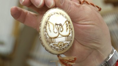 Житомирянка Ганна Івченко зібрала прадавні зразки символів, якими на Поліссі розписували писанки Житомирянка Ганна Івченко зібрала прадавні зразки символів, якими на Поліссі розписували писанки