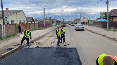 Ремонт доріг на Рівненщині: що вже латають і які роботи — у планах